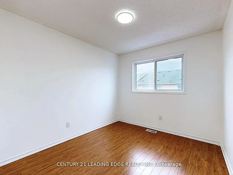 38 Rumi Cres — Photo 24