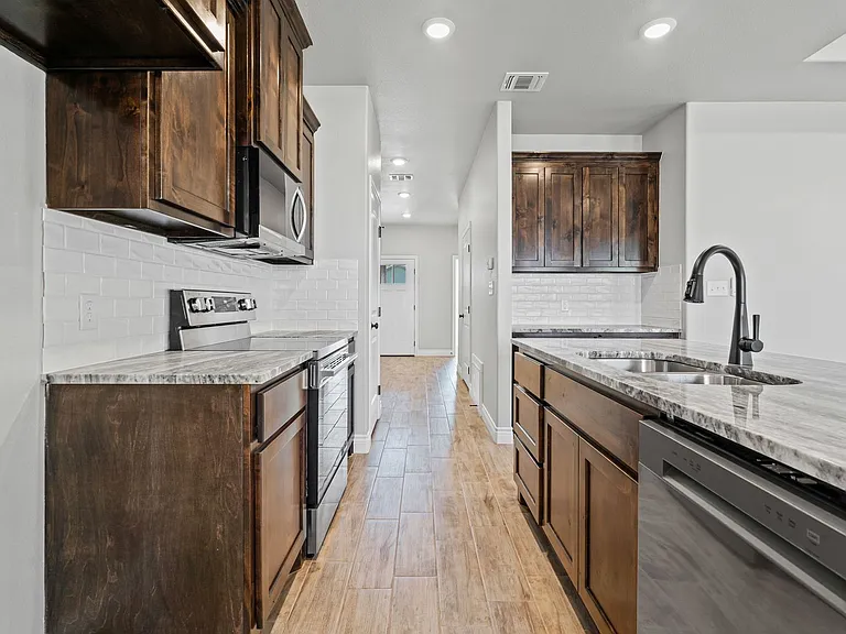 3400 Hilltop Rd — Photo 18