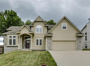 18603 N Concord Cir, Independence, MO 64058