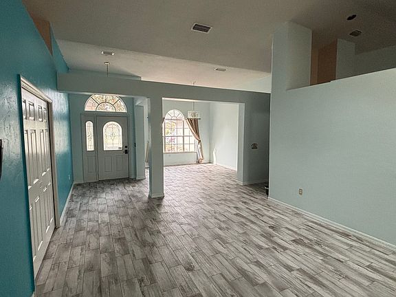 14 feet high ceiling