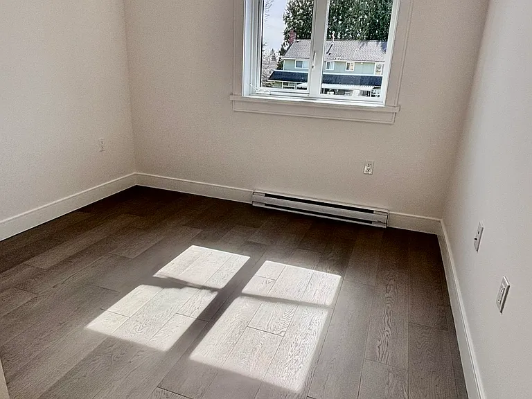 2160 E 49th Ave — Photo 5