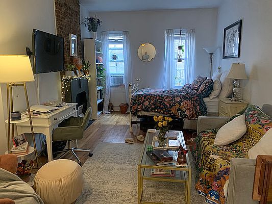 5th image of 216 E 77th St APT 3A