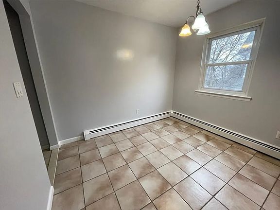 4th image of 146 Primrose Ave Floor 2