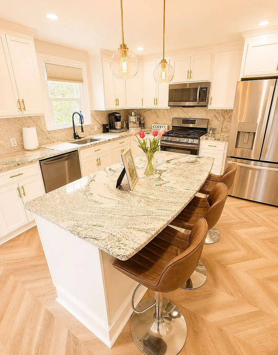 4 bed, 2.5 bath, 1500 sqft, $5,200 — Photo 3