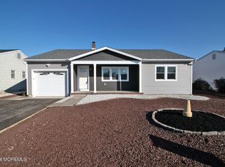 9 Mapleton Rd, Toms River, NJ 08757