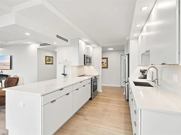 707 S Gulfstream Ave #207 — Photo 9