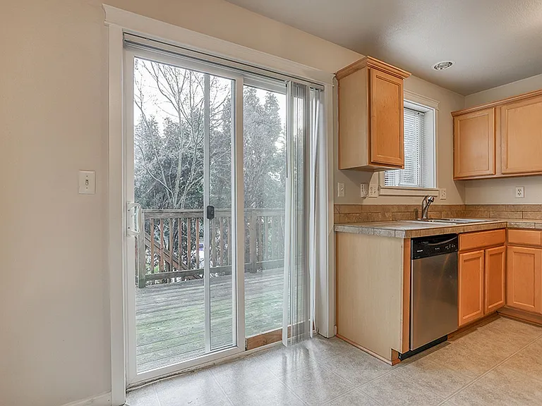 15075 SE Powell Blvd — Photo 31