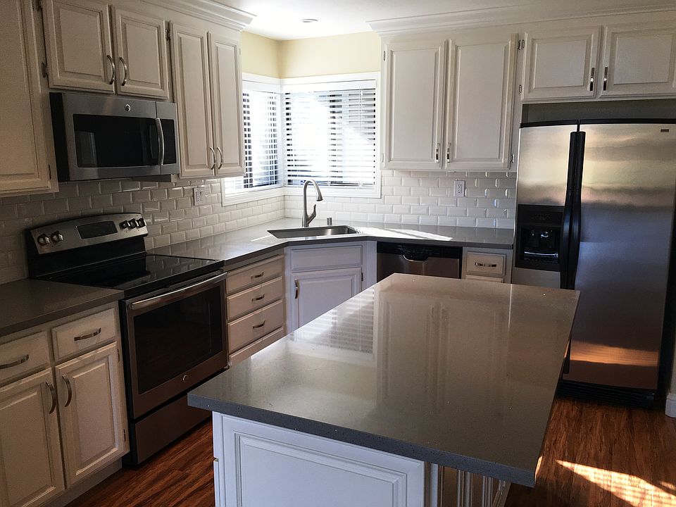 2nd image of 1871 Ridgeland Cir