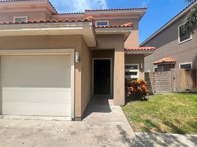 3 bed, 2.0 bath, 1622 sqft, $1,650 — Photo 2