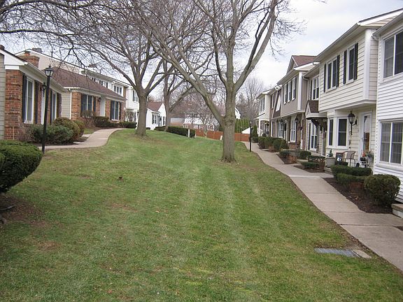 2nd image of 172 New Wickham Dr