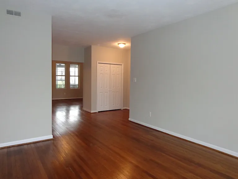 625 W Princess Anne Rd — Photo 8