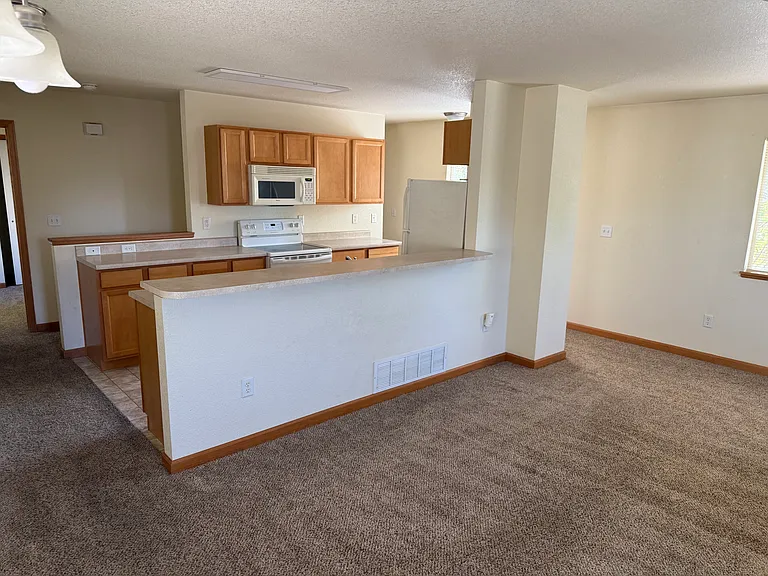 140 N Sheridan Ave #619 — Photo 2
