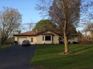 1082 Sweet Rd, East Aurora, NY 14052