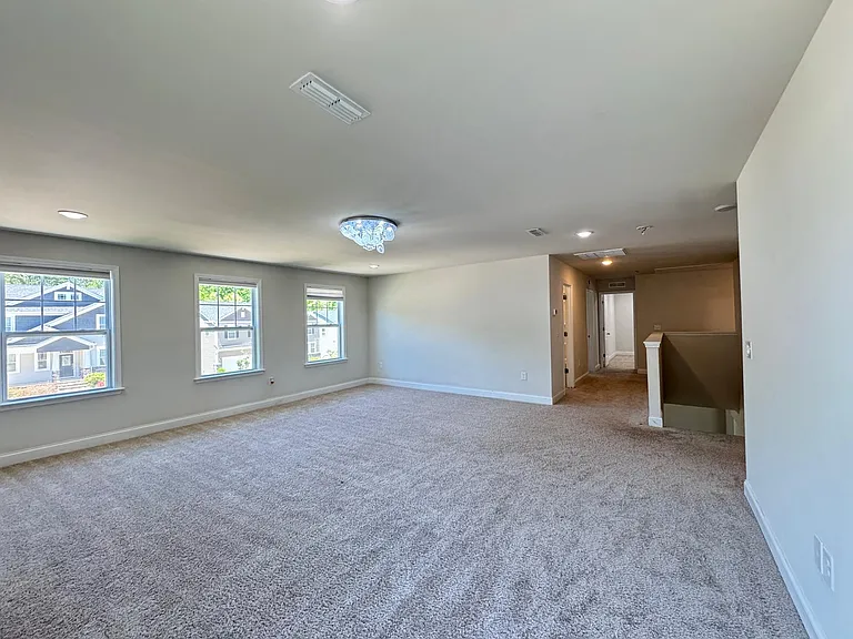 229 Karlov Rd — Photo 10