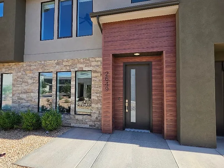 2649 E Wake Forest Ln — Photo 1