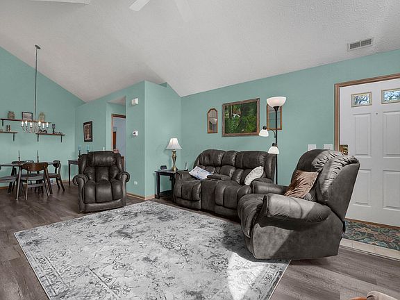 5th image of 127 Abbeycross Ln