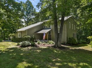 45 Schoolside Ln, Guilford, CT 06437
