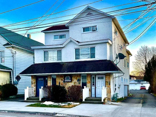 609 Main St, Peckville, PA 18452