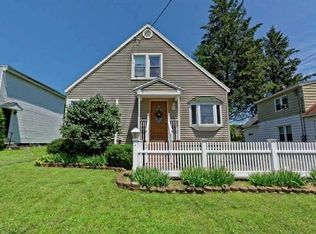 13 Lawrence St, Waterford, NY 12188