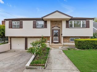 2606 Beach Drive, Merrick, NY 11566