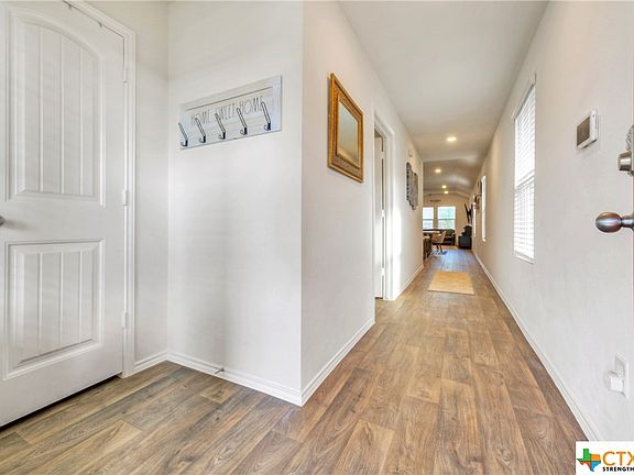 4th image of 270 Dorchester Dr