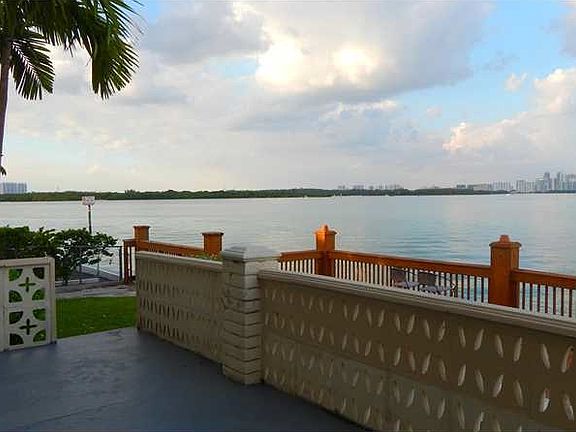 2nd image of 10301 E Bay Harbor Dr APT 6