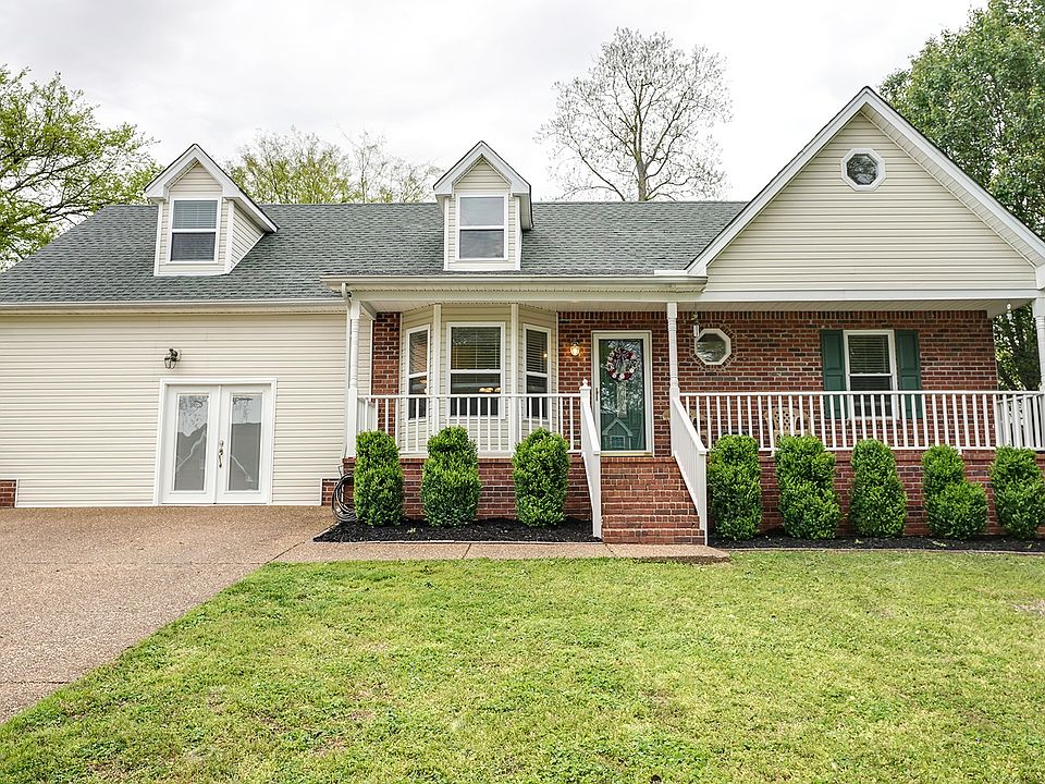 1st image of 124 Cambridge Dr