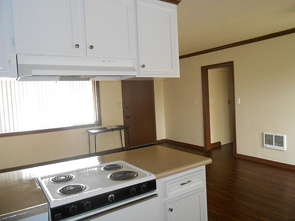 3rd image of 14020 S Budlong Ave APT 26