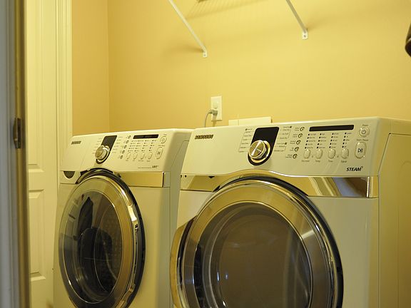 5th image of 85 N 1120 W APT 204