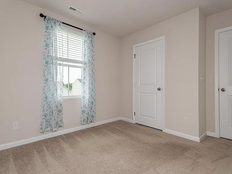 472 Roberta Dr — Photo 19