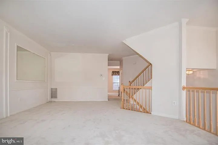 8359 Regal Oak Ct — Photo 6