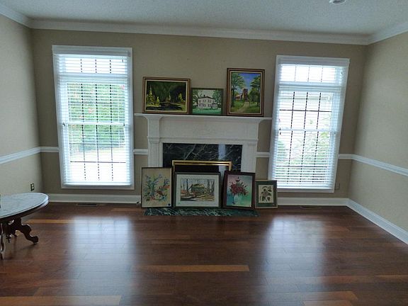 4th image of 211 Salisbury Cir