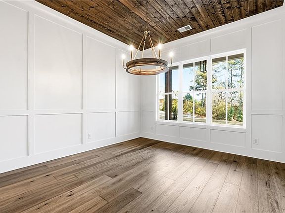 2nd image of 292 County Rd