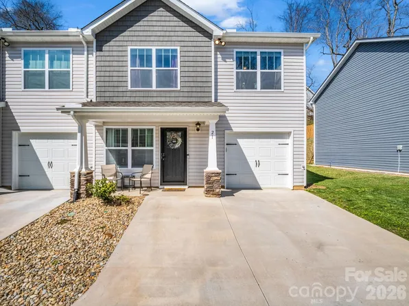 21 Virginia Commons Dr, Arden, NC 28704