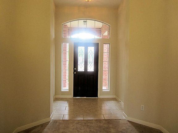 4th image of 5914 Oak Place Dr