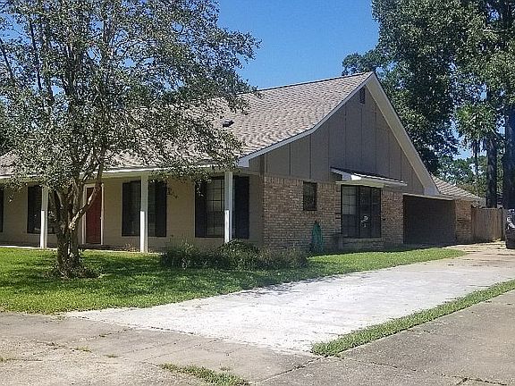 3rd image of 4931 Pine Hill Dr