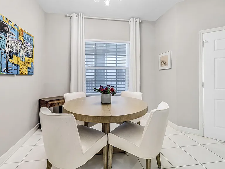 Dining entry