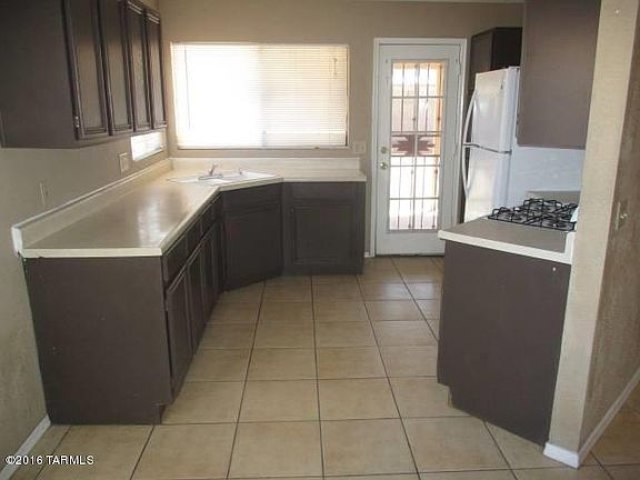 5th image of 1733 W Pineriver Pl