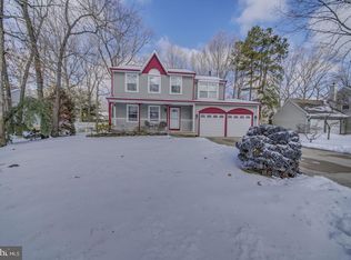 9 Elbow Ln, Sicklerville, NJ 08081