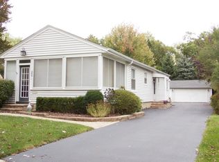 364 S Oriole Trl, Crystal Lake, IL 60014