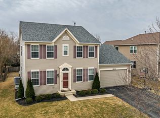 2832 Sweet Clover Way, Wauconda, IL 60084