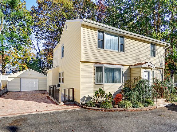 3rd image of 86 Catherine St