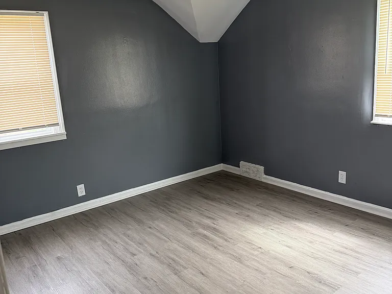 10869 Nottingham Rd — Photo 12