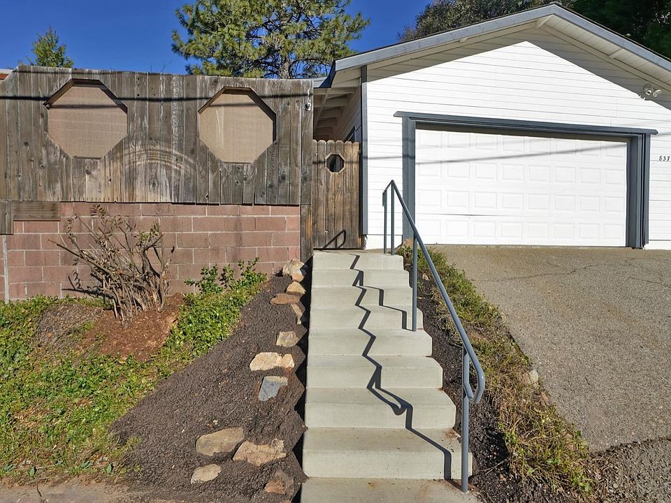 1st image of 837 Hillcrest St