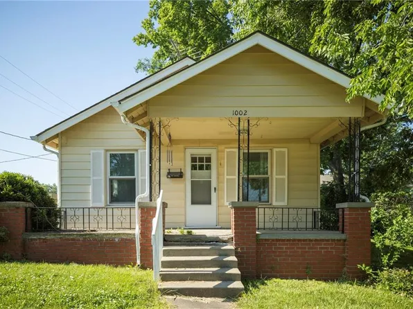 1002 Broadway St, Pleasant Hill, MO 64080