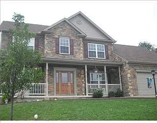 200 Rolling Hill Farm Dr photo 1