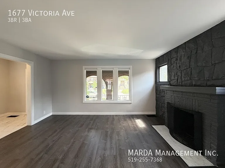 1677 Victoria Ave — Photo 8