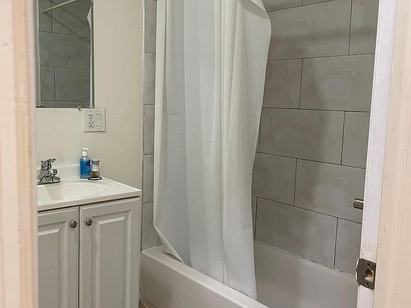 3rd image of 18 Cedar St #1
