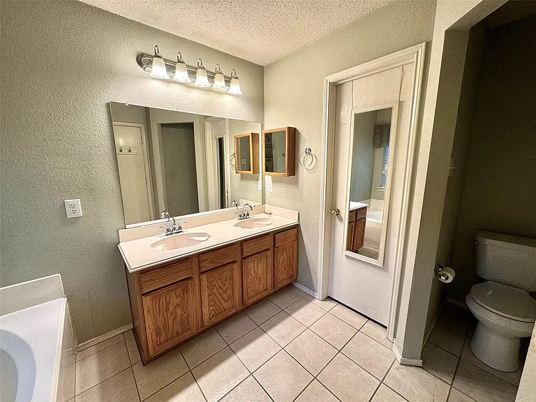 1012 Margaret Dr — Photo 9