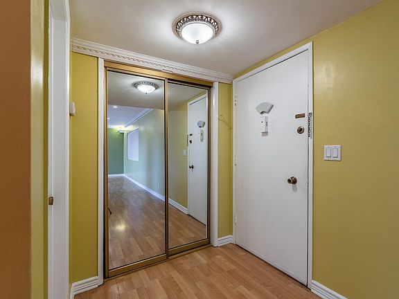 2nd image of 600 W Stocker St APT 212A